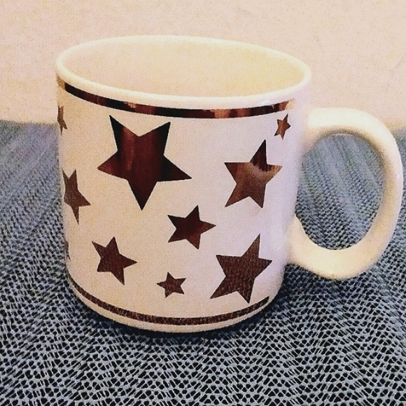 Russ Berries Golden Star Mug - Picture 7 of 7